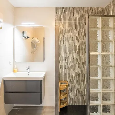 Avec Piscine Et Jaccuzy וילה