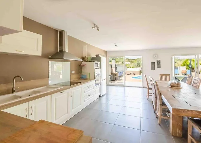 Avec Piscine Et Jaccuzy Villa *